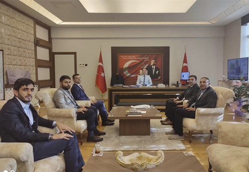 Müftümüz Selahattin Özçelik, Kaymakamımız Osman Uğurlu’yu makamında ziyaret etti.